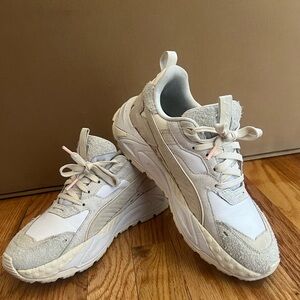 Puma Women's Sneakers in White and Gray